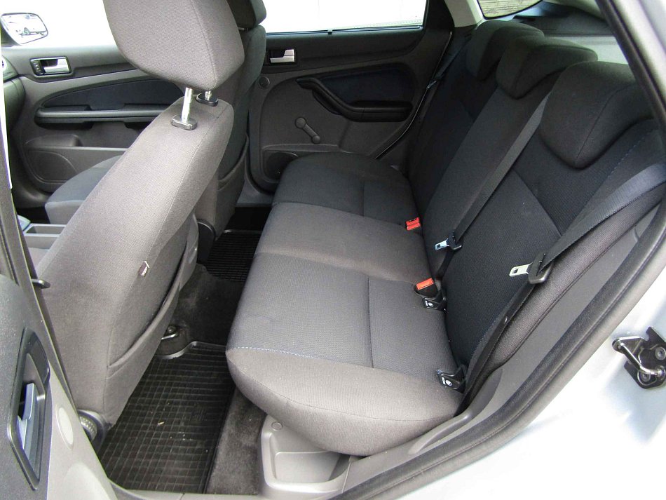 Ford Focus 1.6 Ti-VCT 