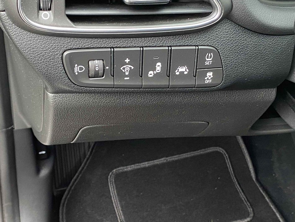 Hyundai I30 1.4 i 