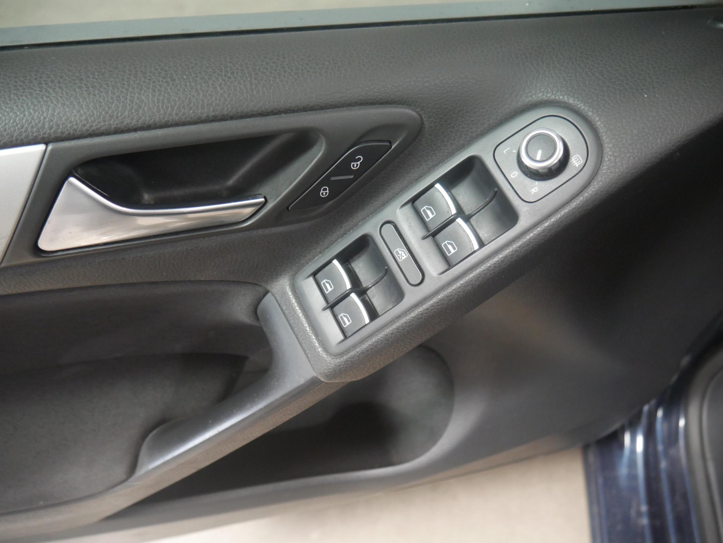 Volkswagen Golf, 2009 - pohled č. 14