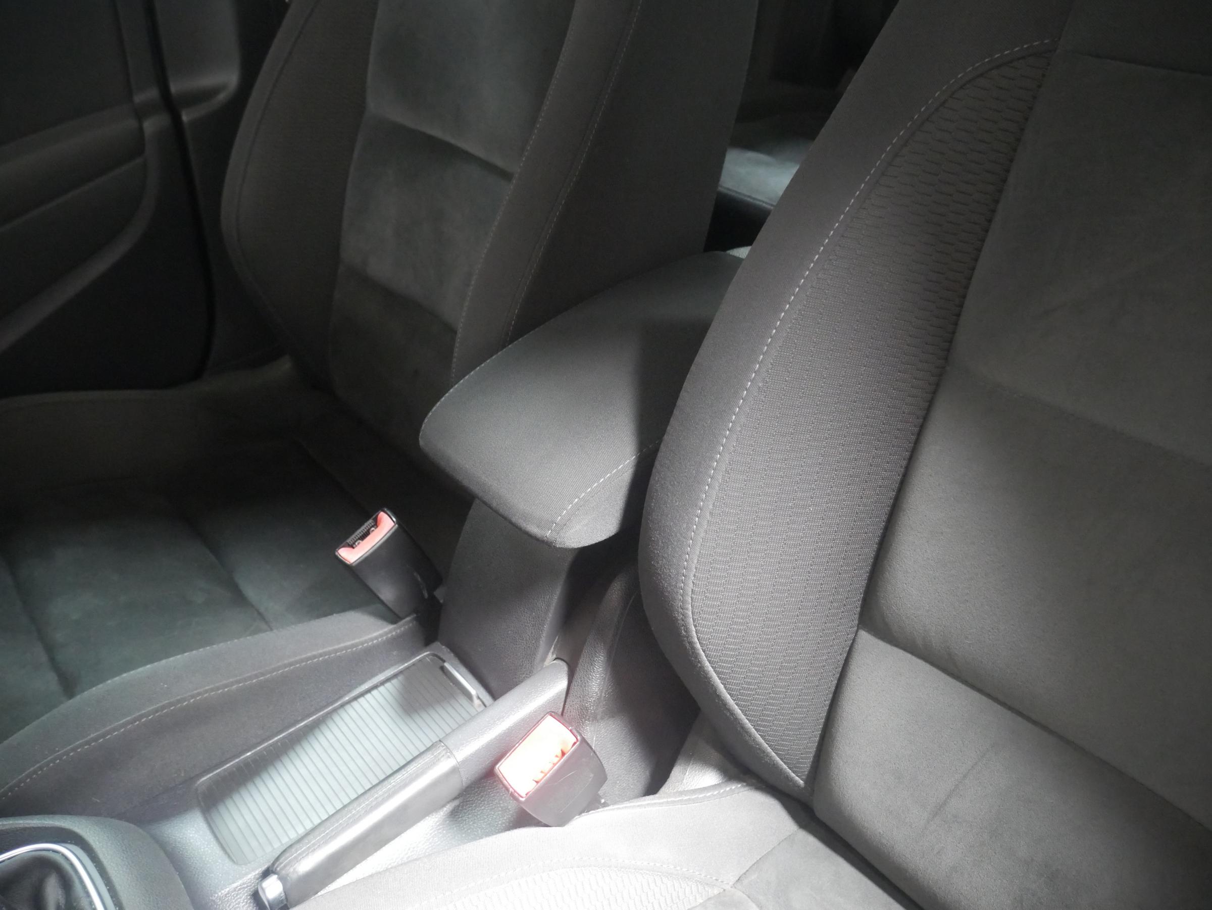 Volkswagen Golf, 2009 - pohled č. 20