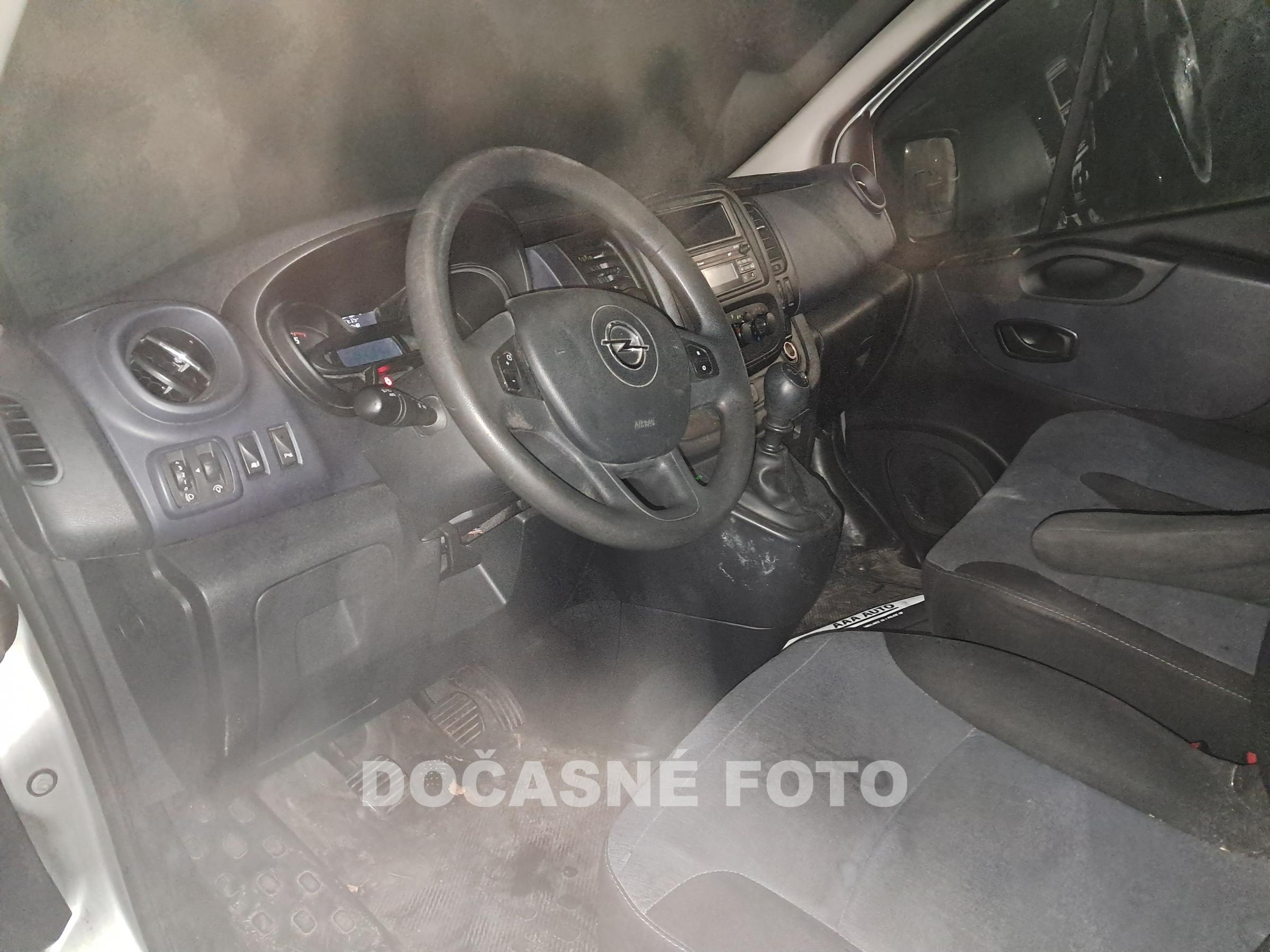 Opel Vivaro, 2016 - pohled č. 3