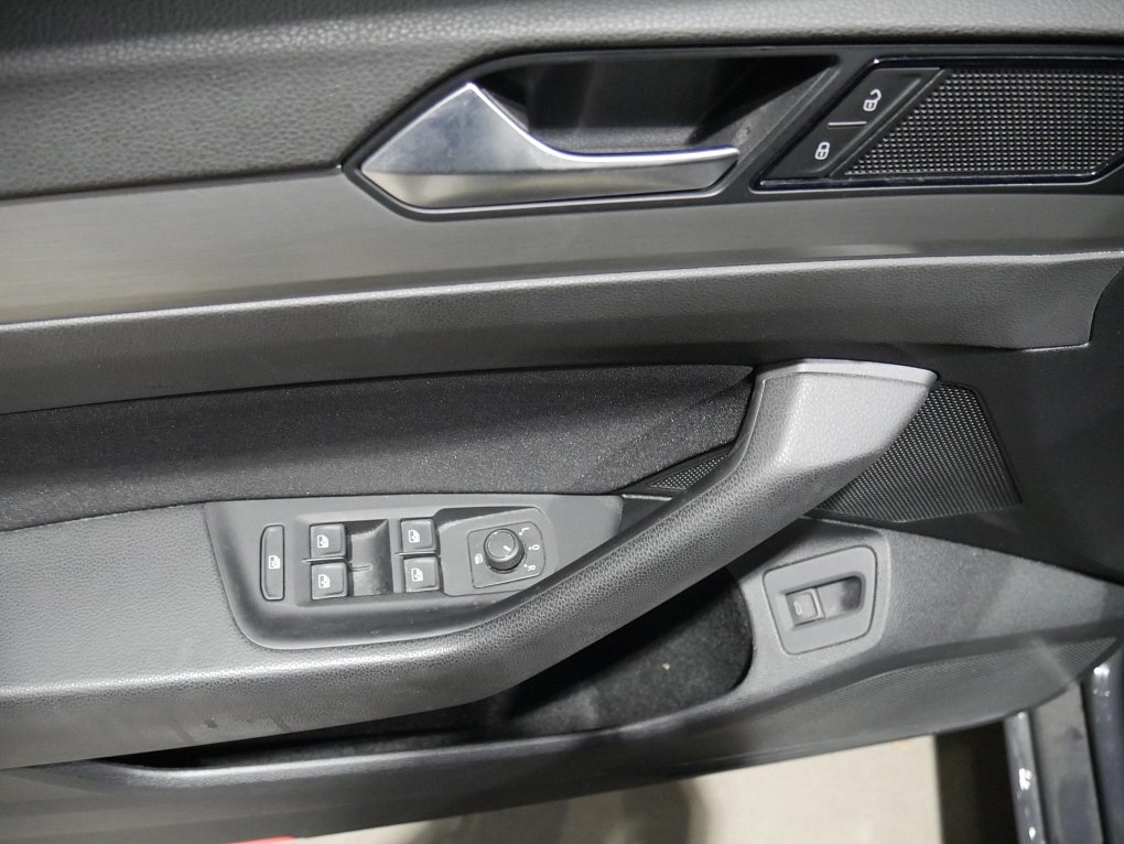 Volkswagen Passat 2.0 TDi Trendline