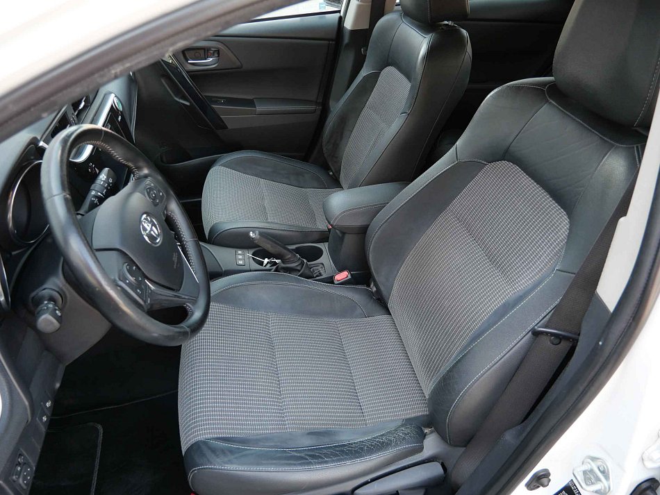 Toyota Auris 1.8 i 