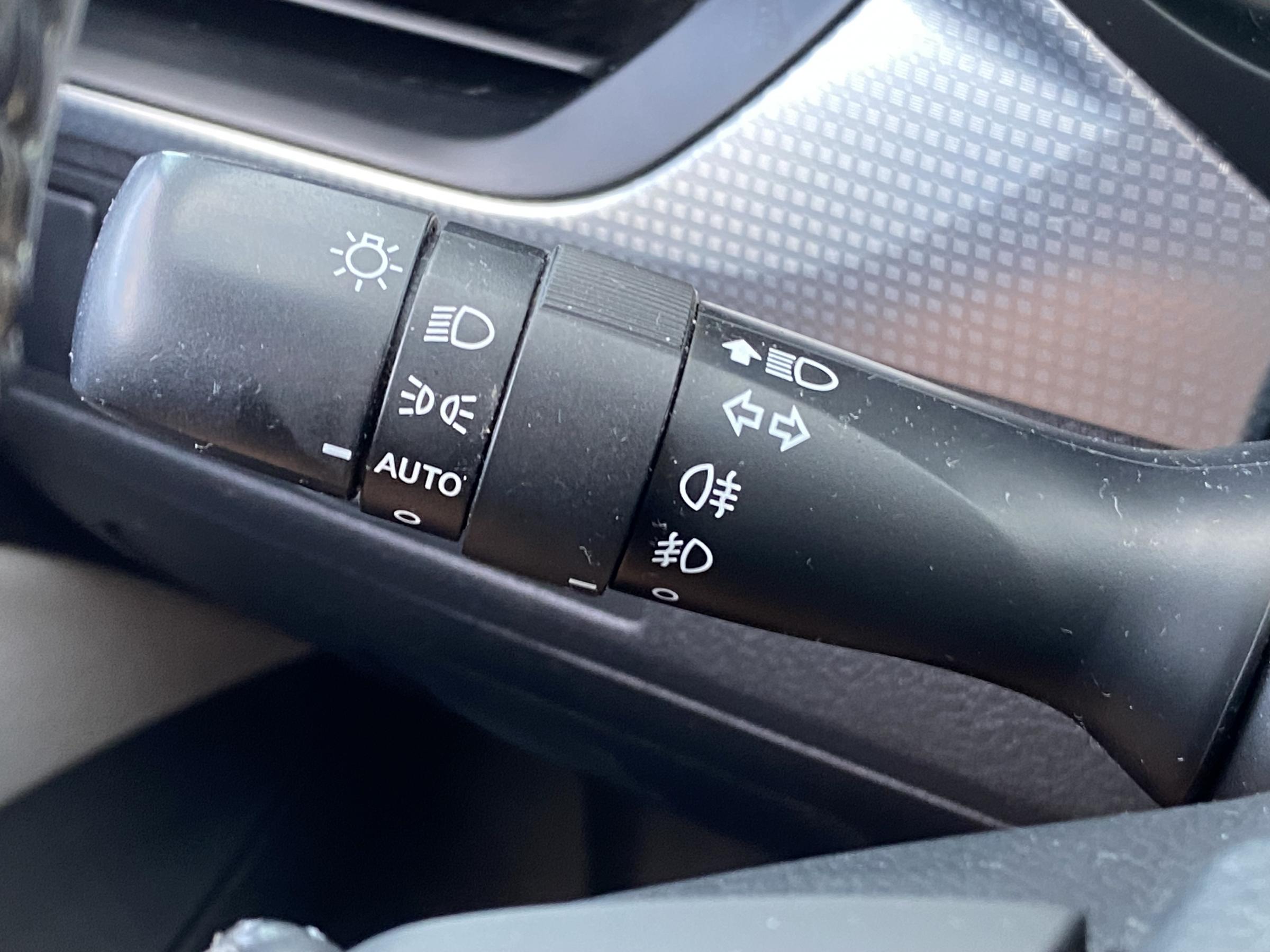 Toyota Avensis, 2016 - pohled č. 16