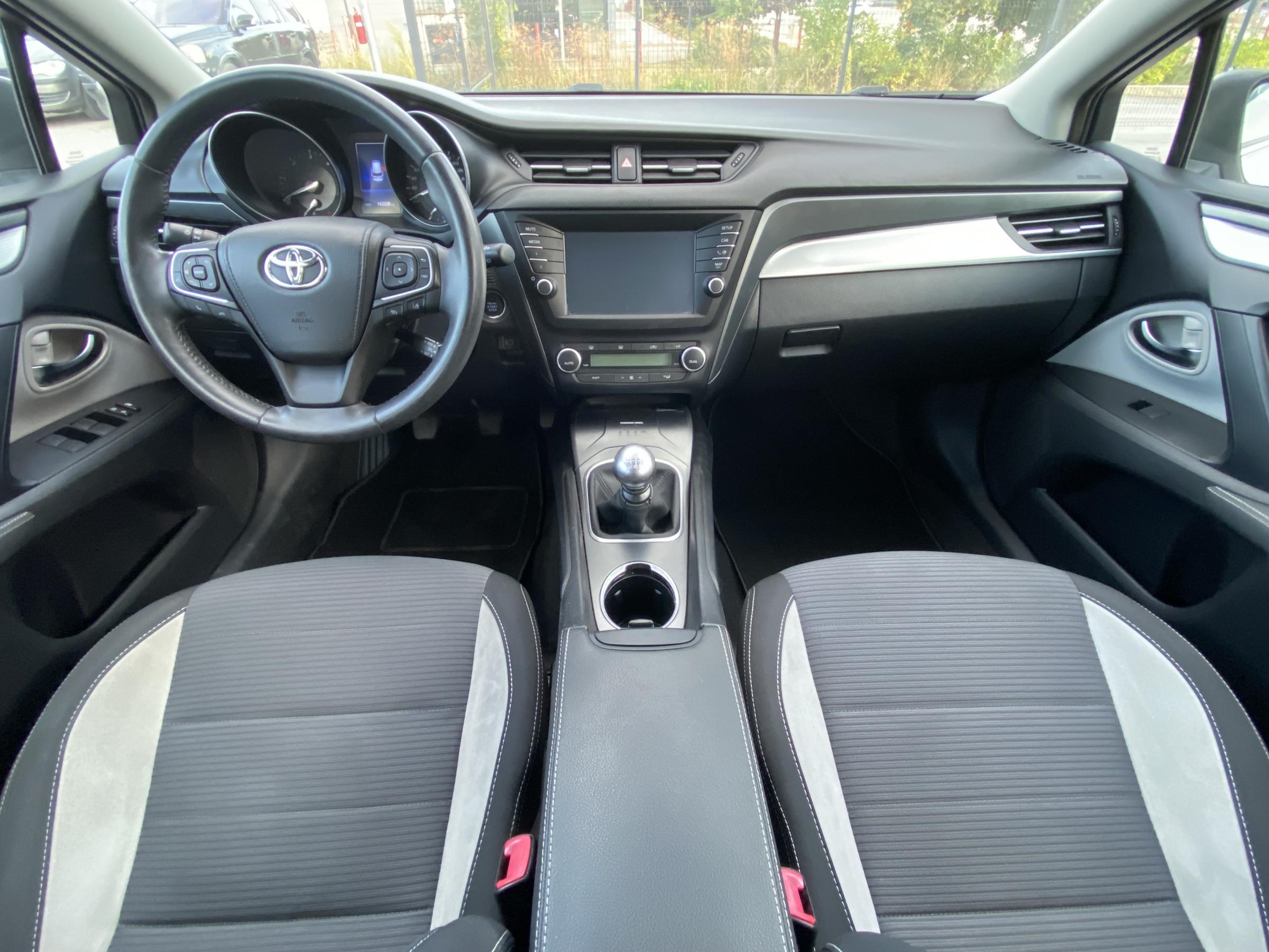 Toyota Avensis, 2016 - pohled č. 8