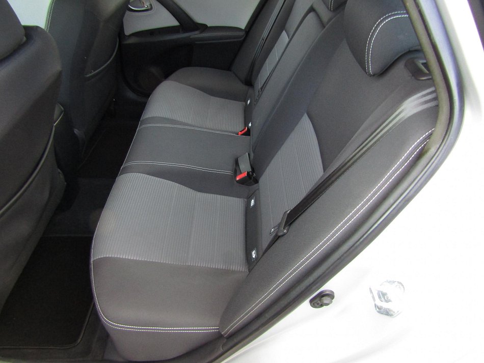 Toyota Avensis 1.6 D4-D 