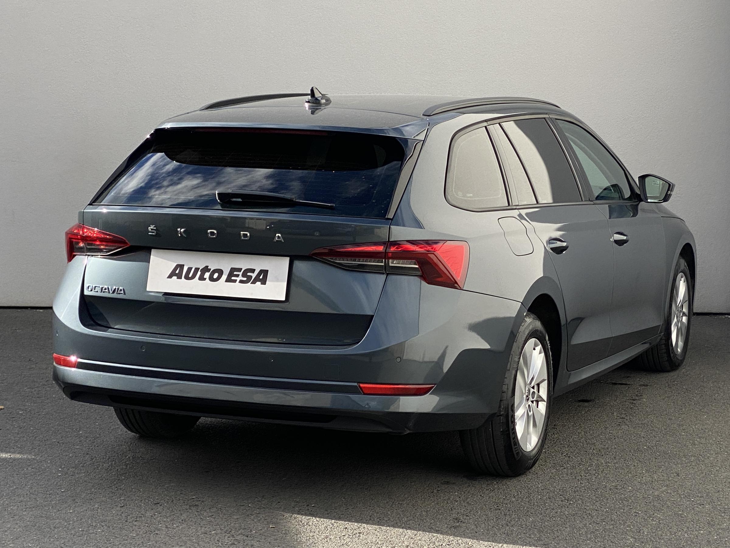 Škoda Octavia IV, 2021 - pohled č. 4