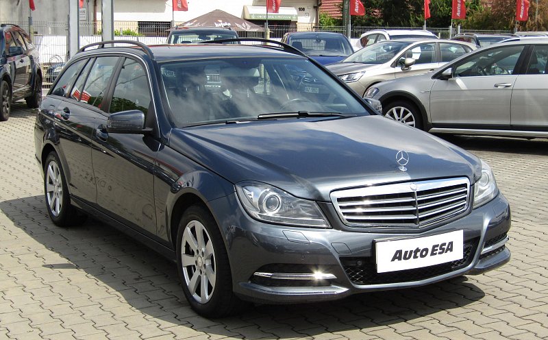 Mercedes-Benz Třída C 2.2 CDi  C220