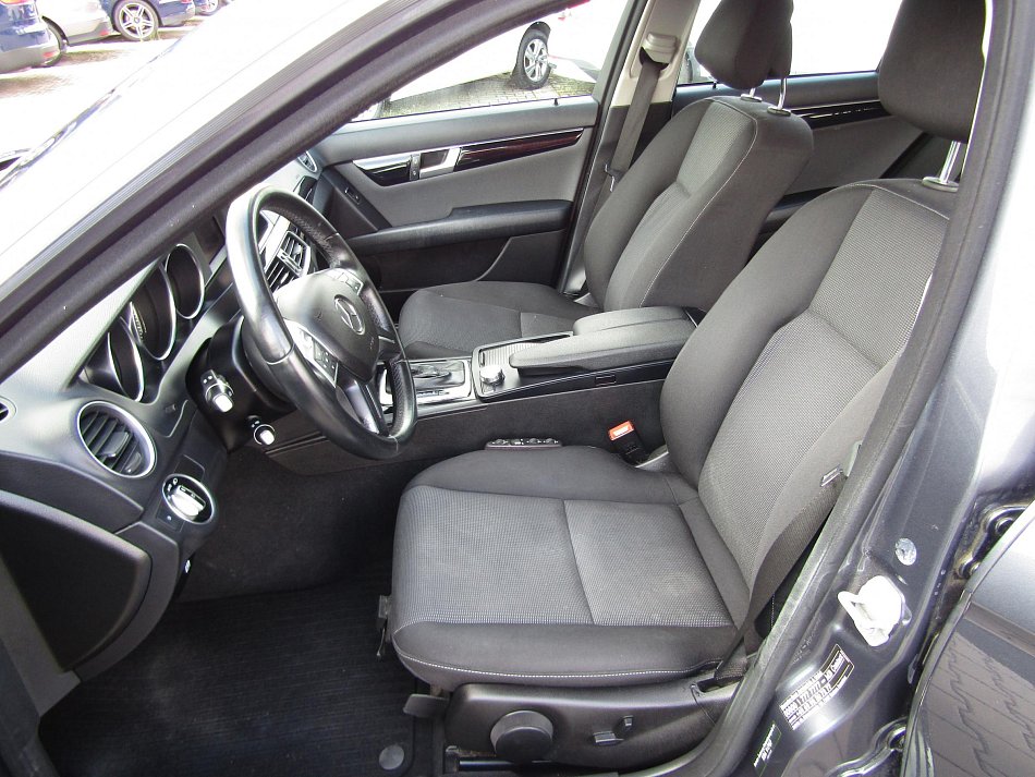 Mercedes-Benz Třída C 2.2 CDi  C220
