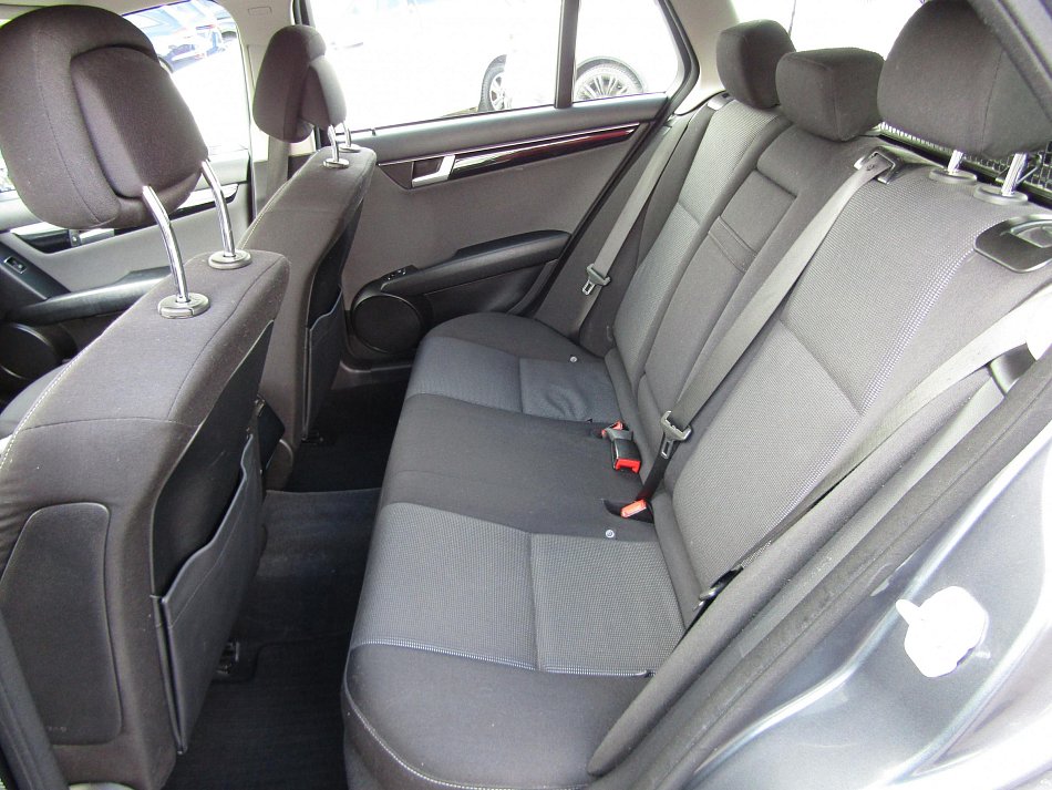 Mercedes-Benz Třída C 2.2 CDi  C220