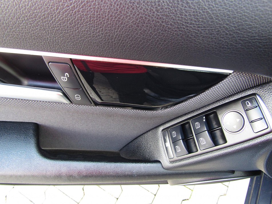 Mercedes-Benz Třída C 2.2 CDi  C220