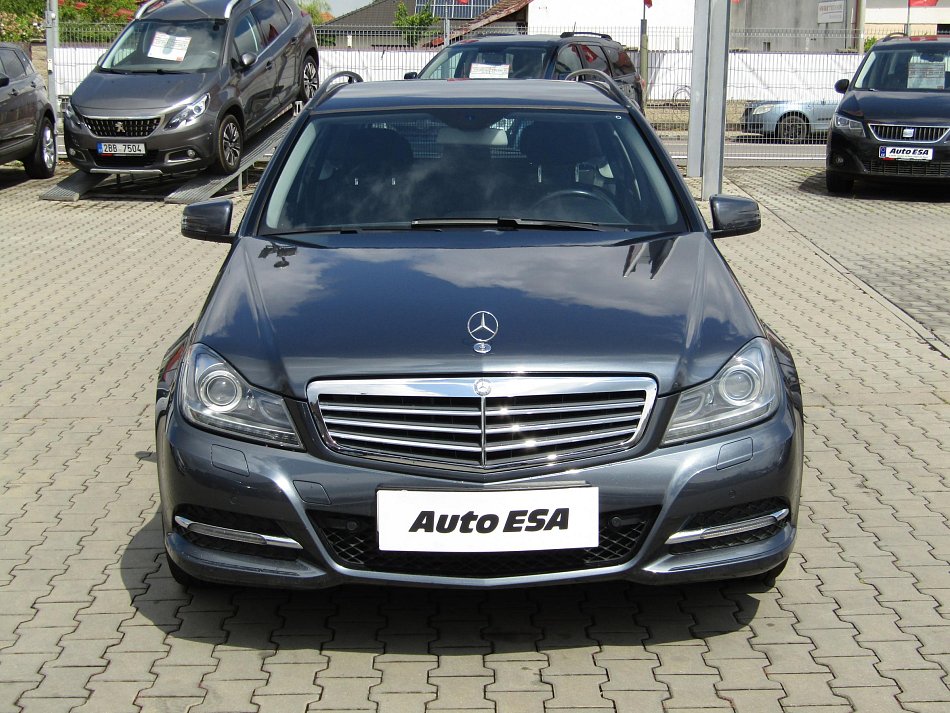 Mercedes-Benz Třída C 2.2 CDi  C220