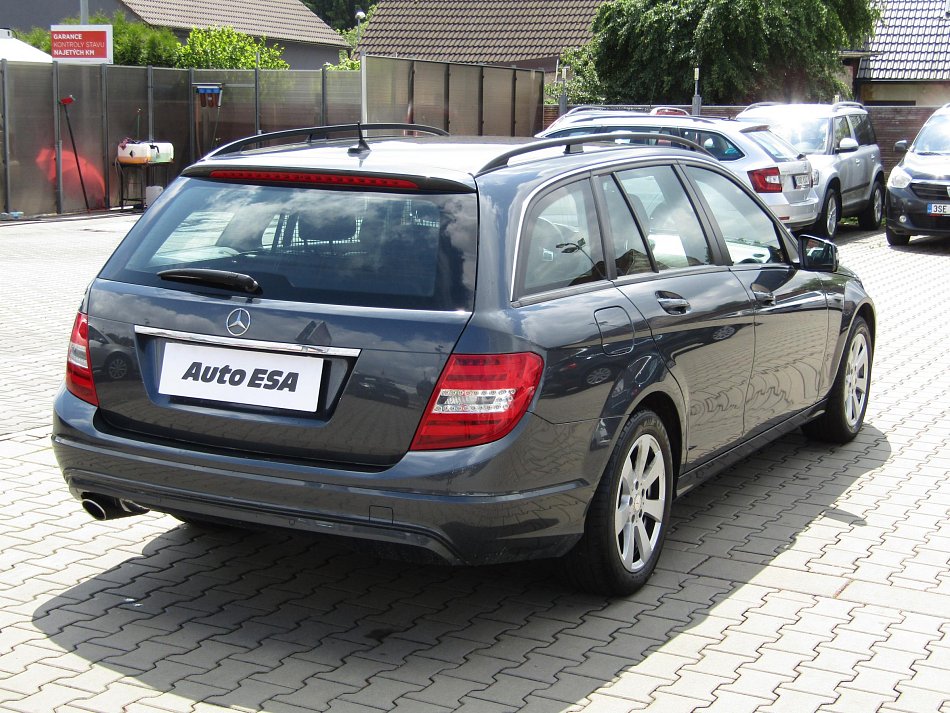 Mercedes-Benz Třída C 2.2 CDi  C220