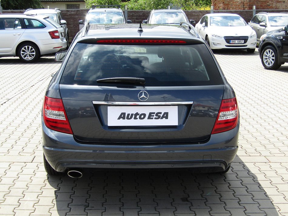 Mercedes-Benz Třída C 2.2 CDi  C220
