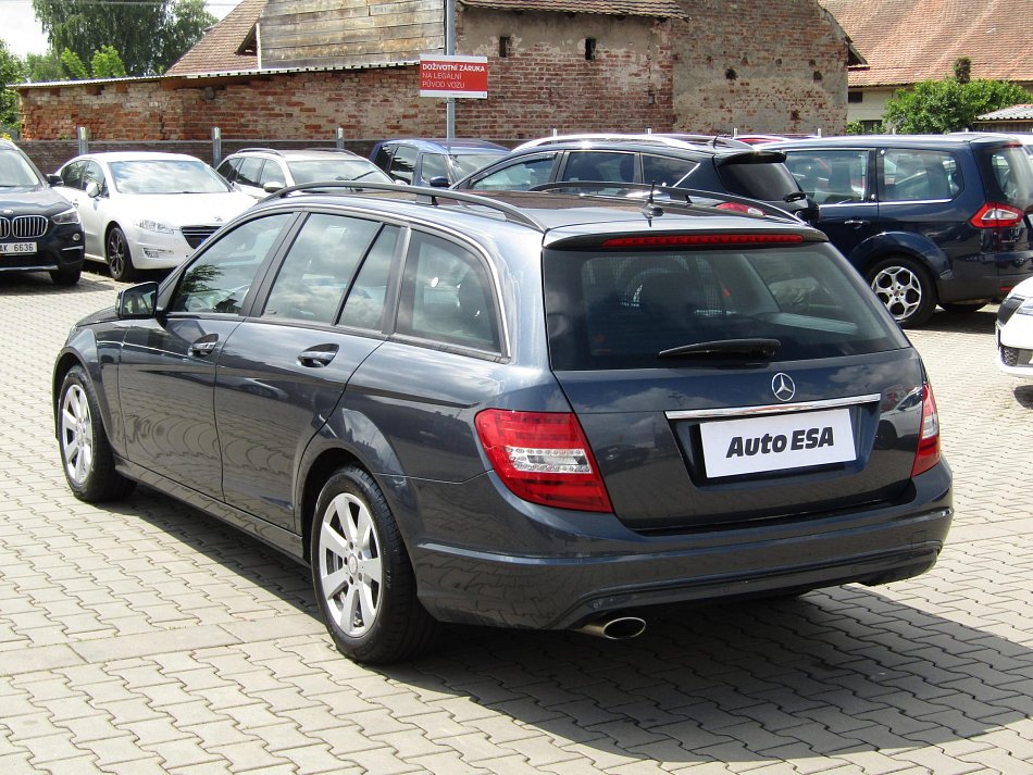 Mercedes-Benz Třída C 2.2 CDi  C220
