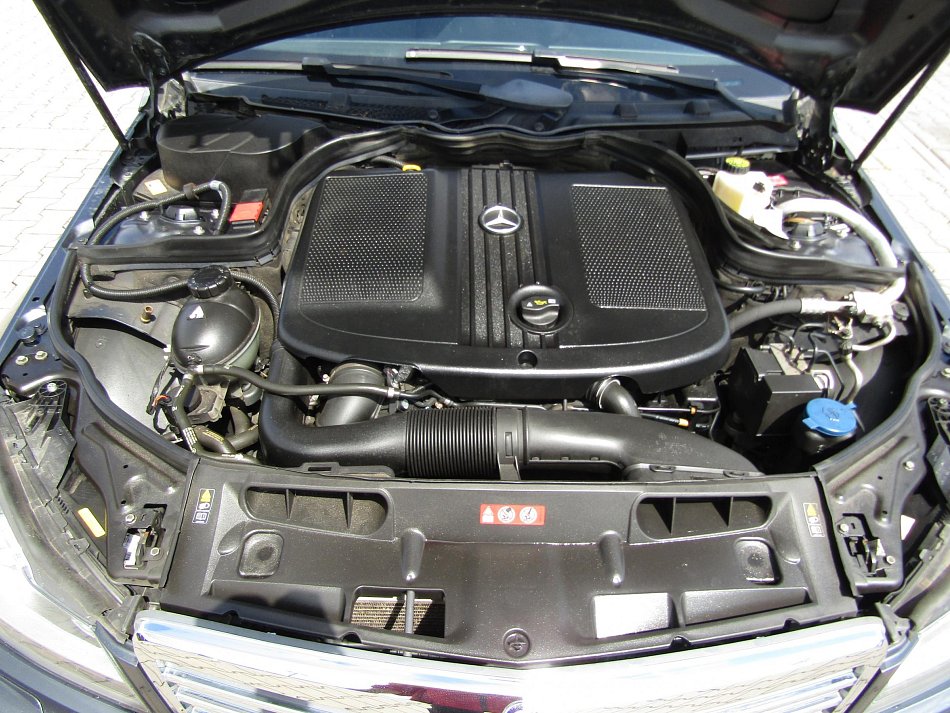 Mercedes-Benz Třída C 2.2 CDi  C220