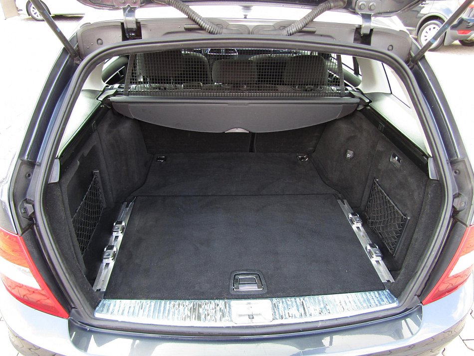 Mercedes-Benz Třída C 2.2 CDi  C220