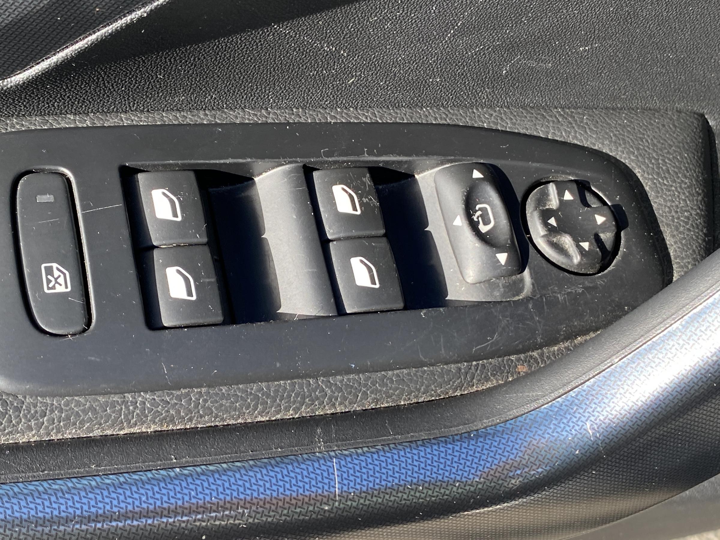 Peugeot 2008, 2014 - pohled č. 12