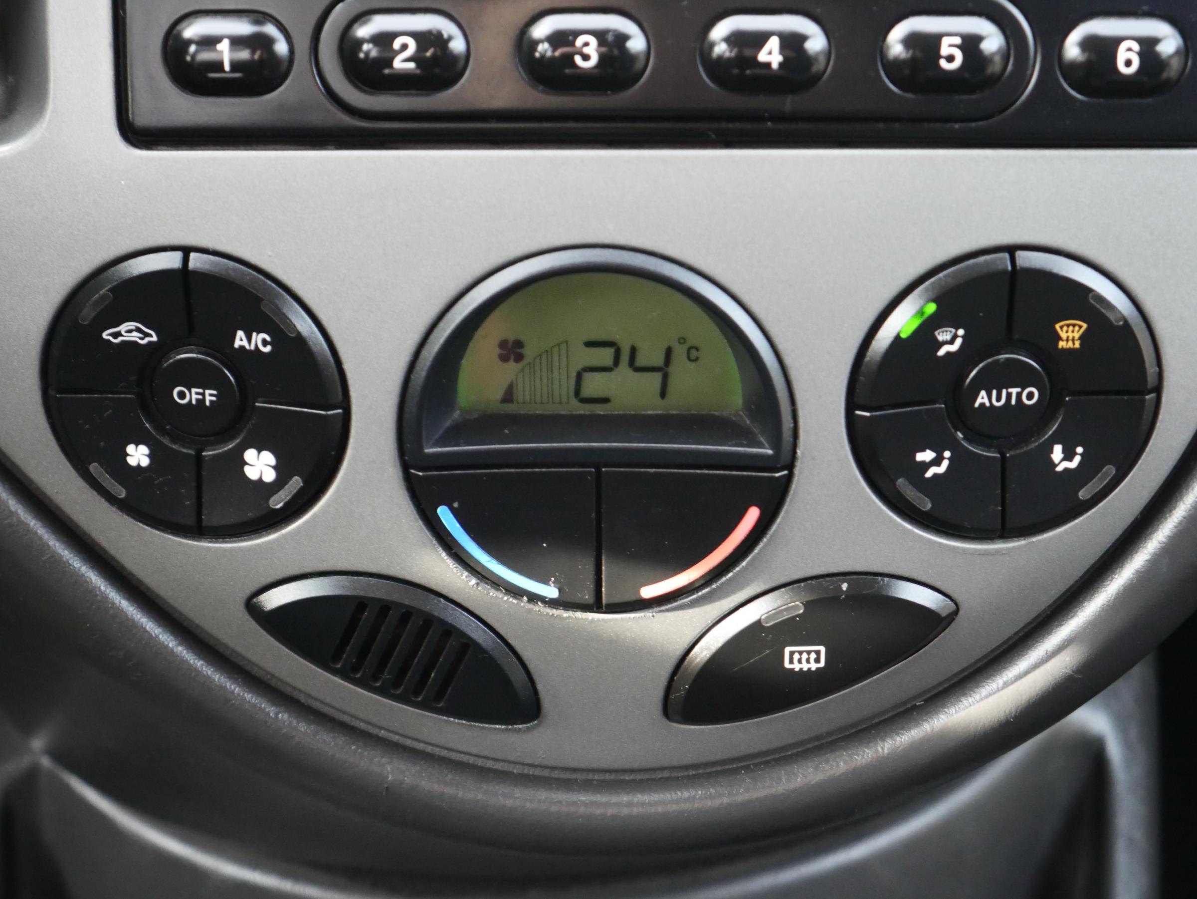 Ford Focus, 2003 - pohled č. 12