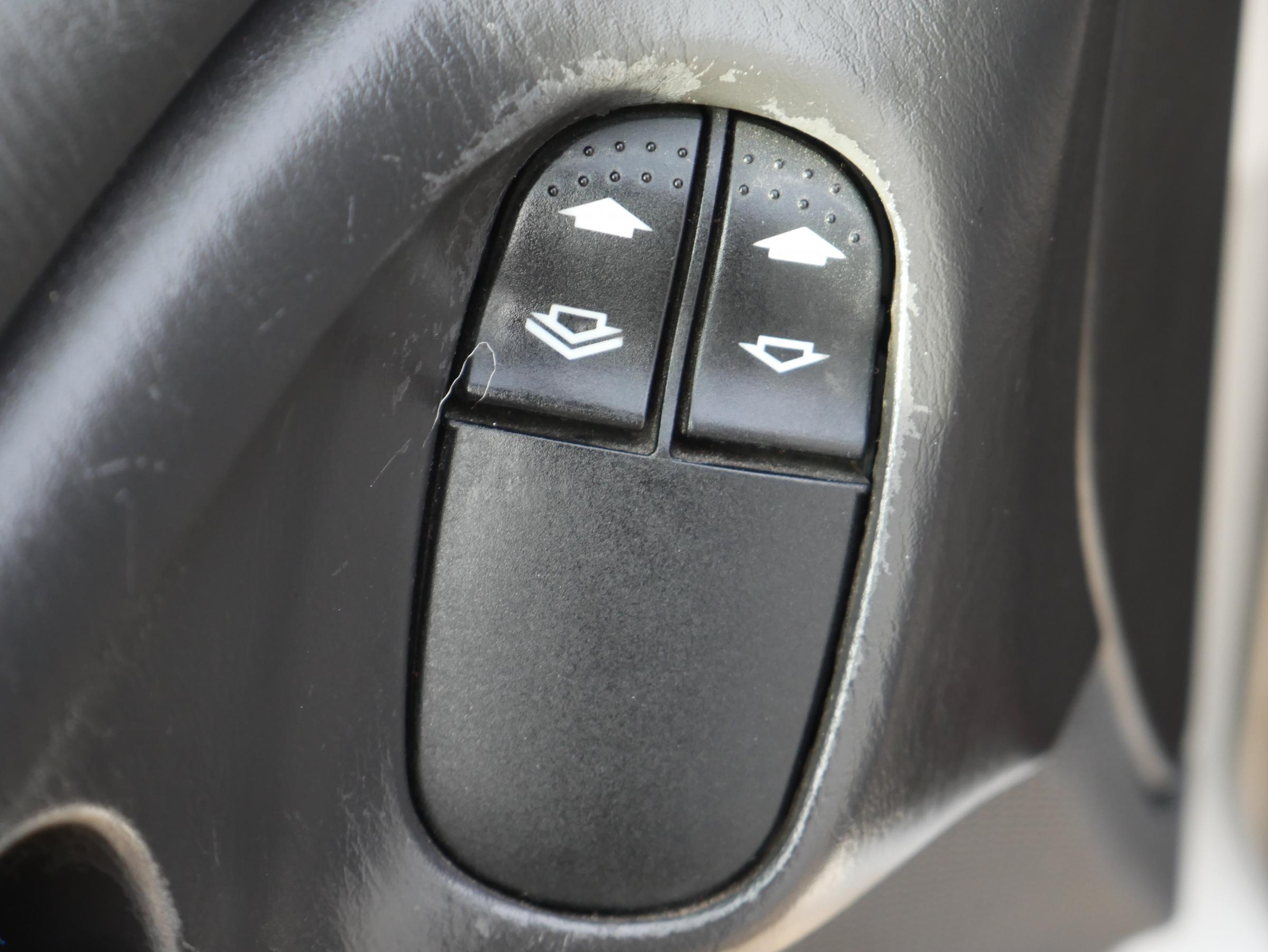 Ford Focus, 2003 - pohled č. 14