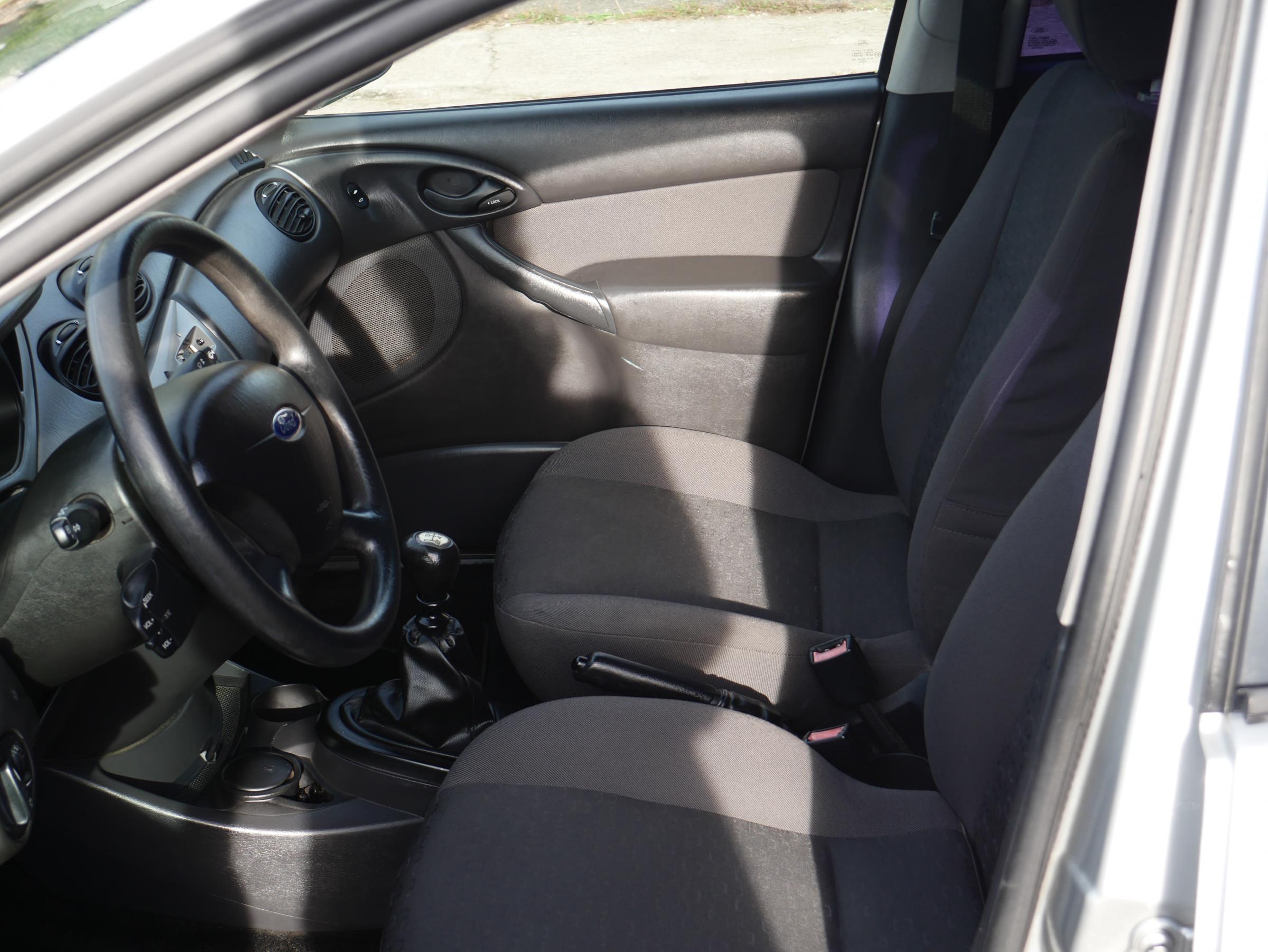 Ford Focus, 2003 - pohled č. 9