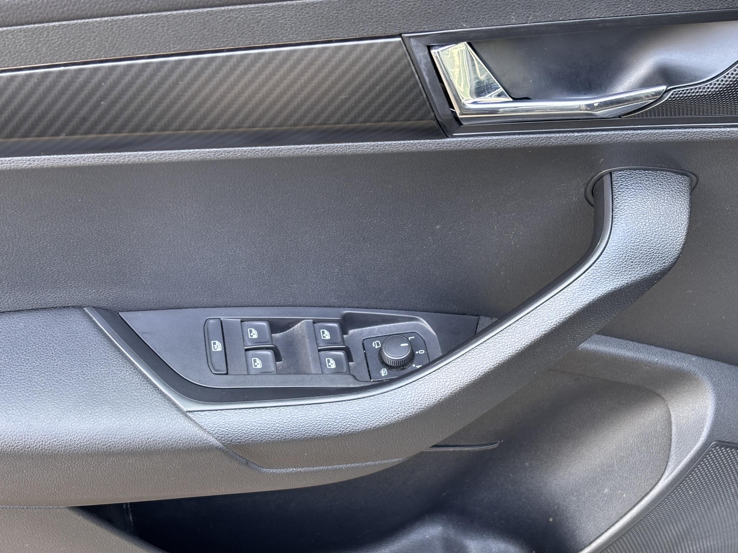 Škoda Karoq, 2020 - pohled č. 10