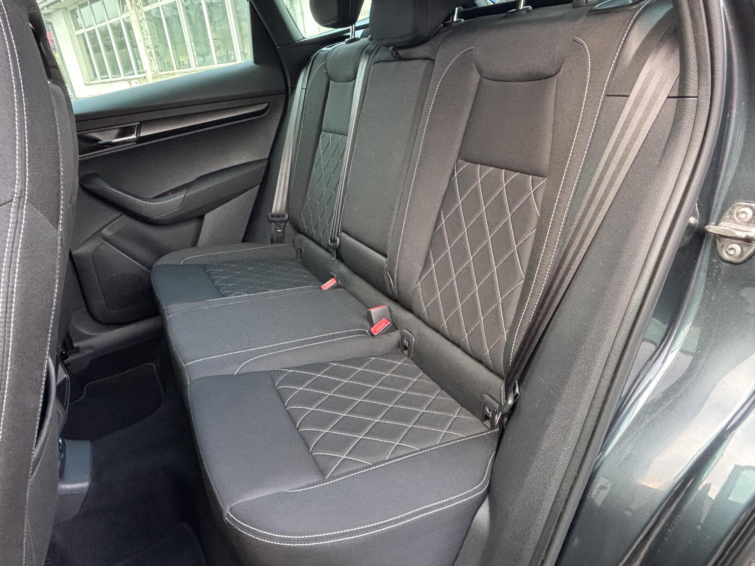 Škoda Karoq, 2020 - pohled č. 12