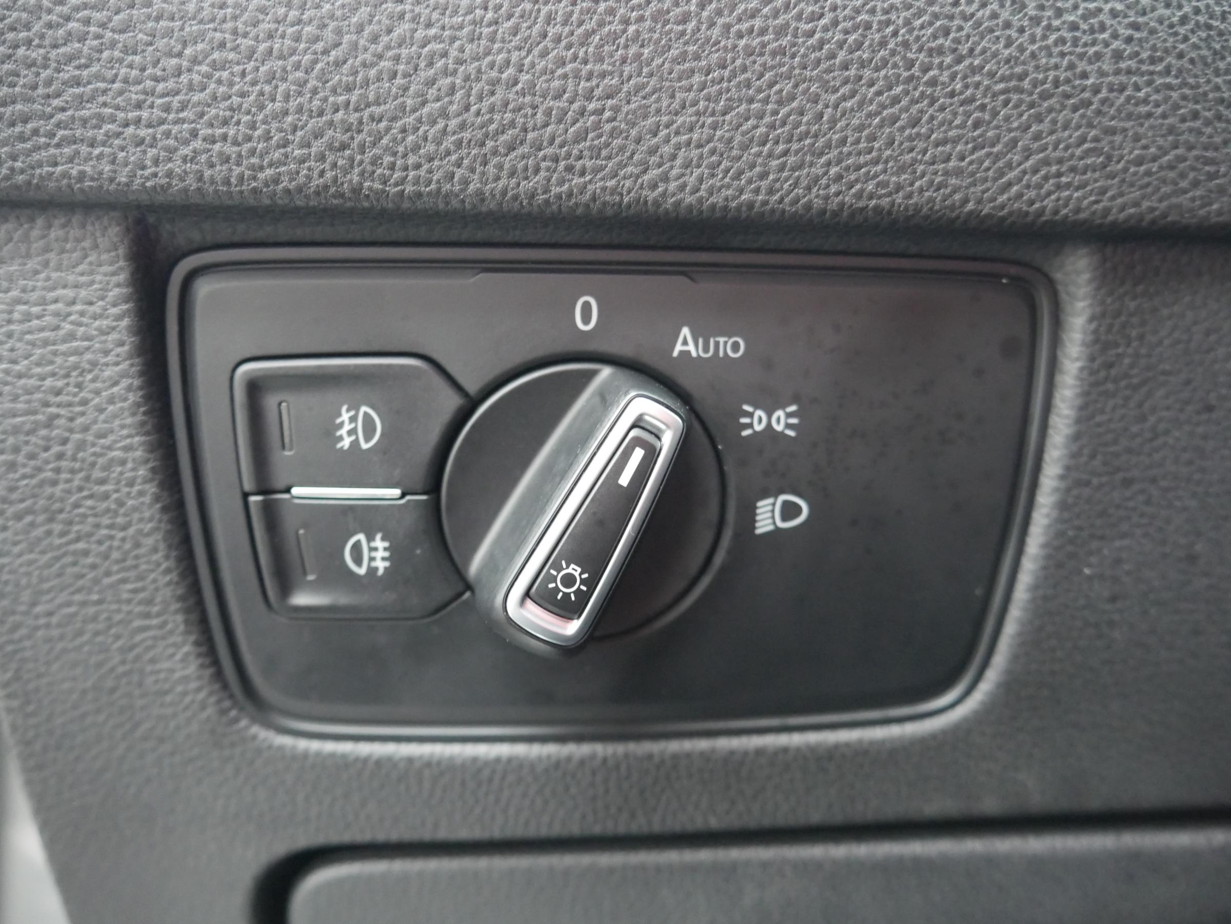 Volkswagen Passat, 2017 - pohled č. 19