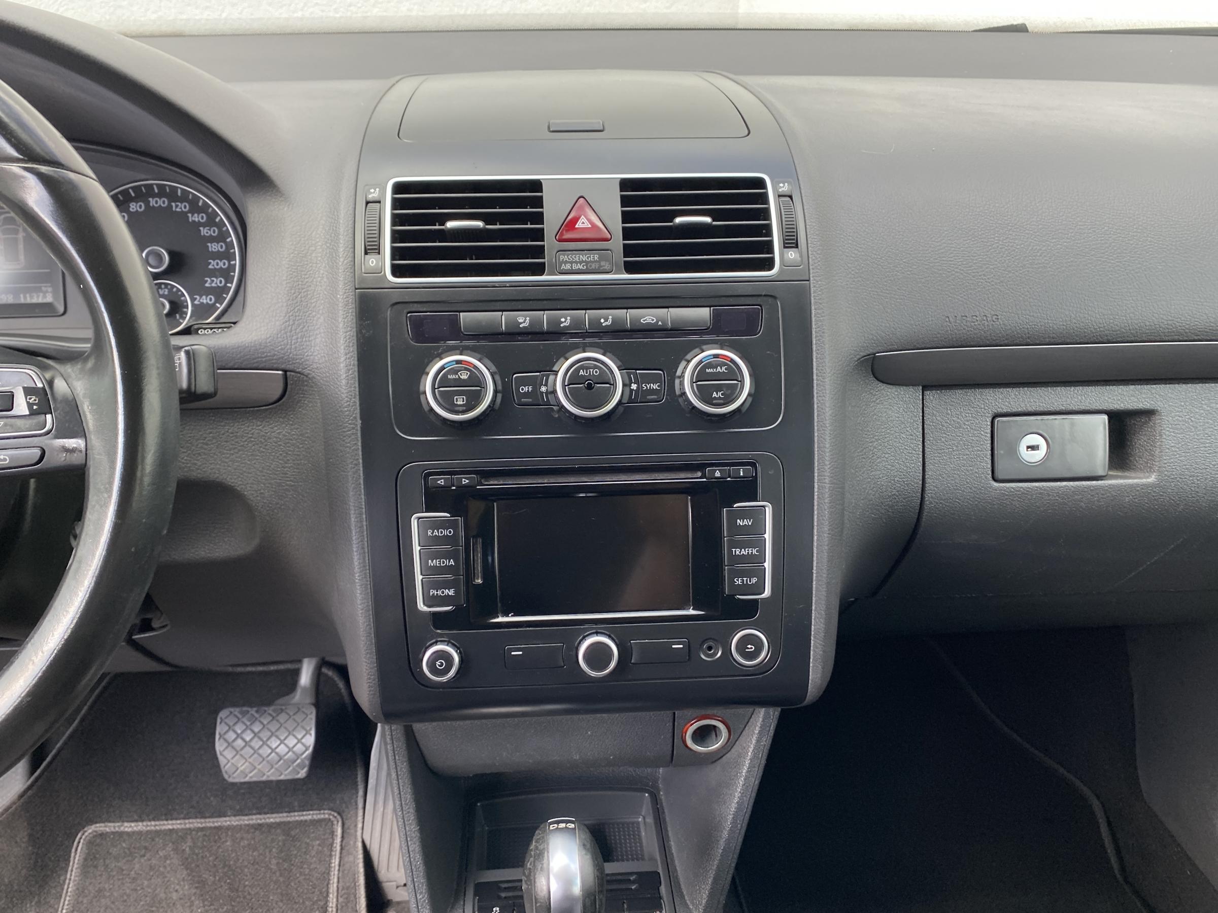 Volkswagen Touran, 2014 - pohled č. 11