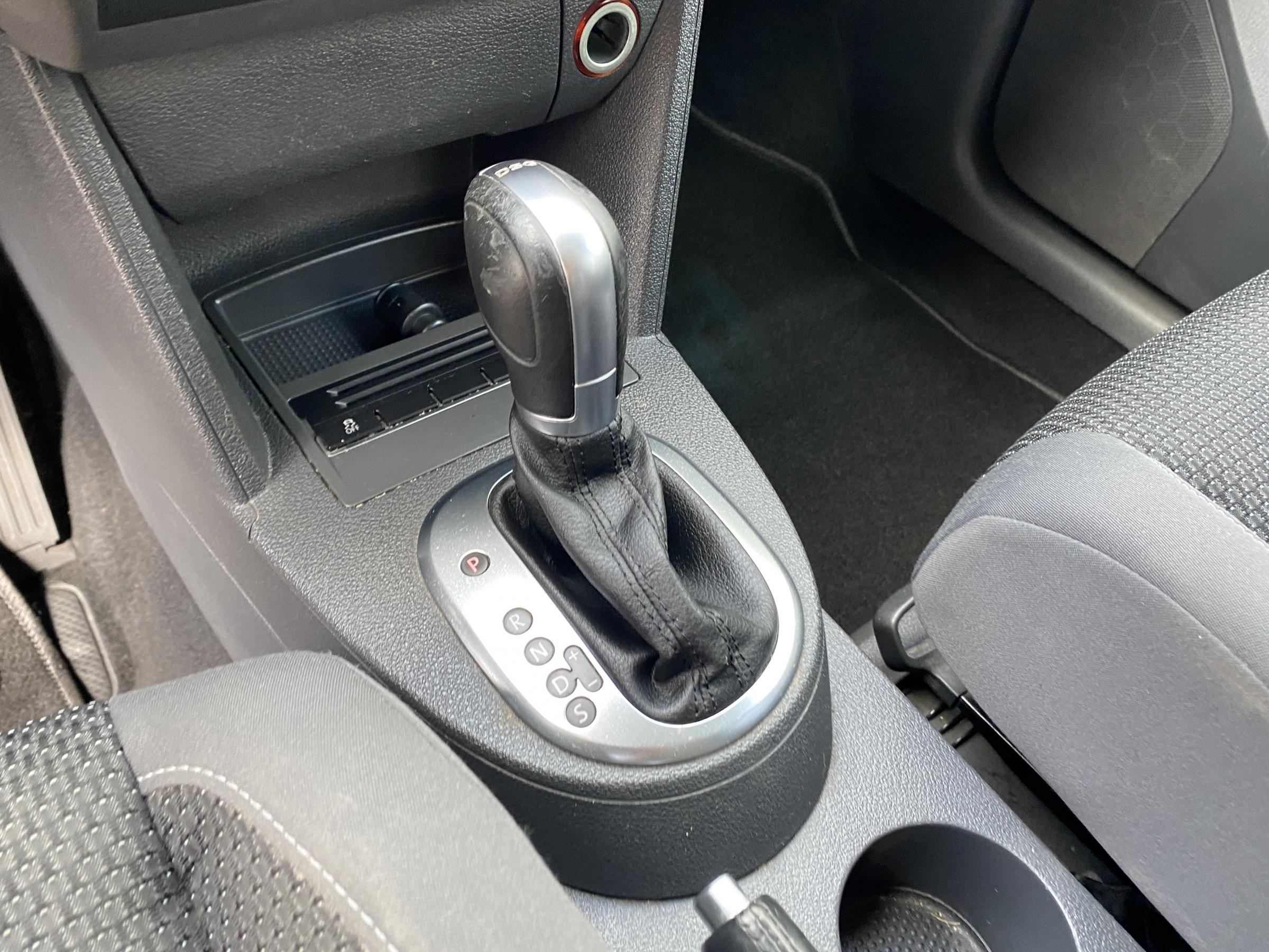 Volkswagen Touran, 2014 - pohled č. 19