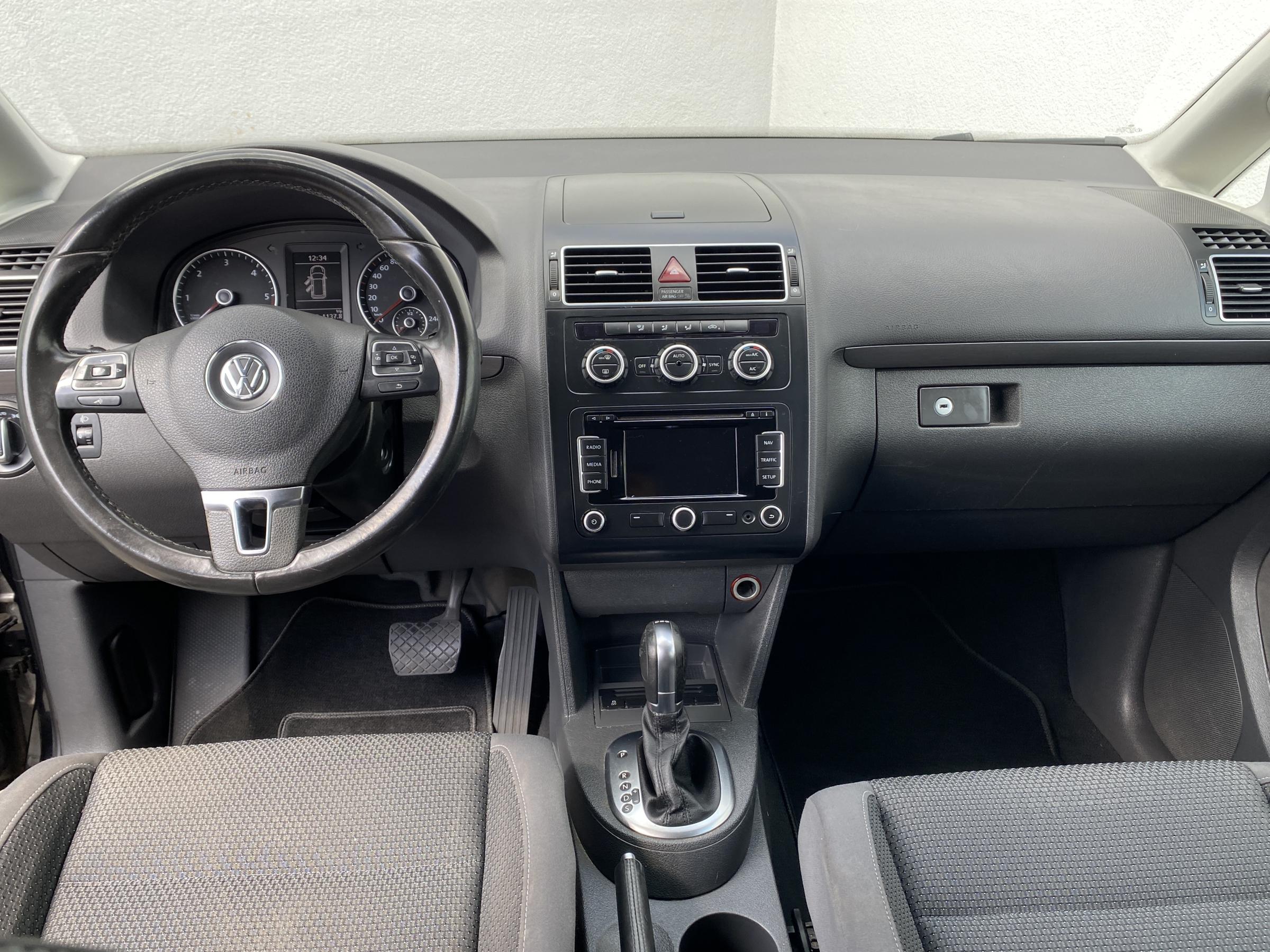 Volkswagen Touran, 2014 - pohled č. 9