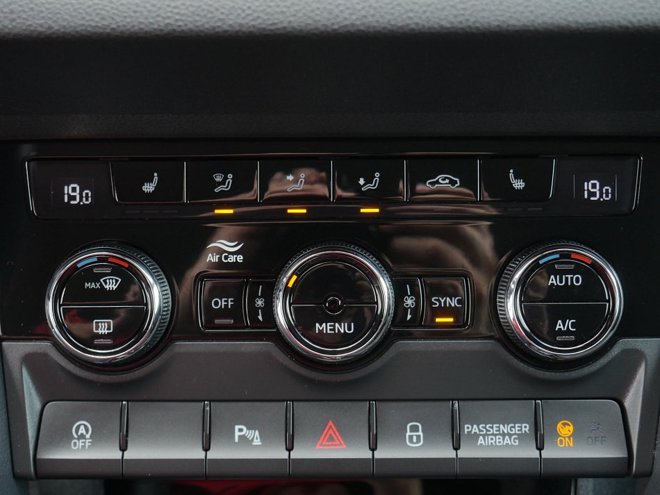 Škoda Karoq 1.6 TDi Ambition