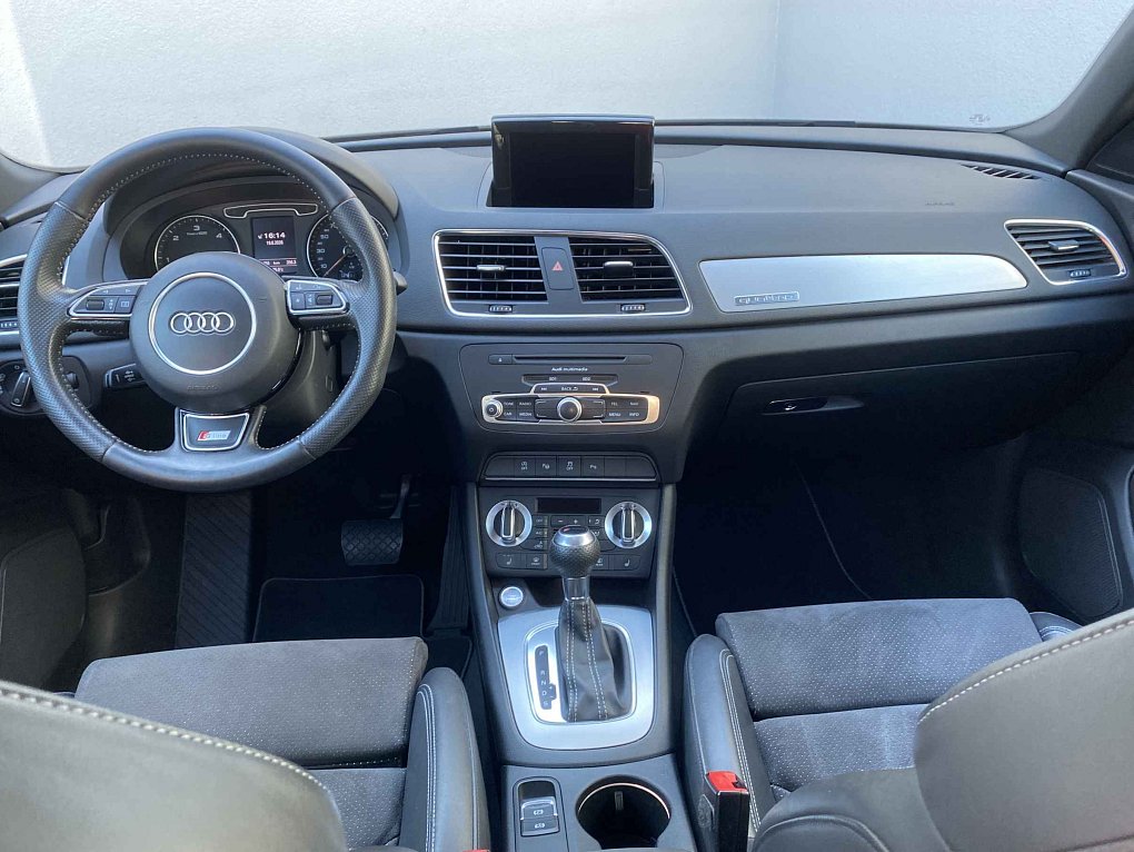 Audi Q3 2.0 TDi S-line quattro
