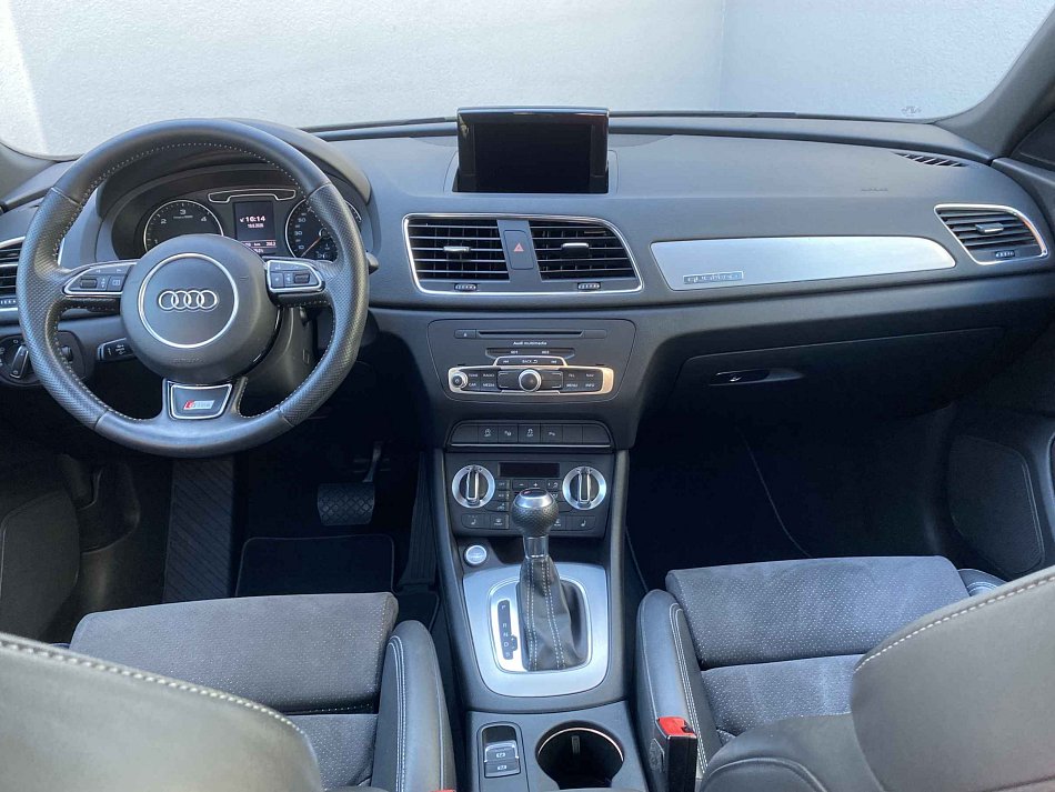 Audi Q3 2.0 TDi S-line quattro
