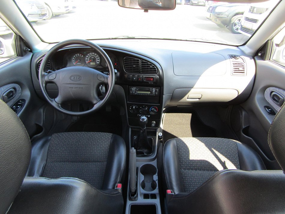Kia Shuma 1.6i 