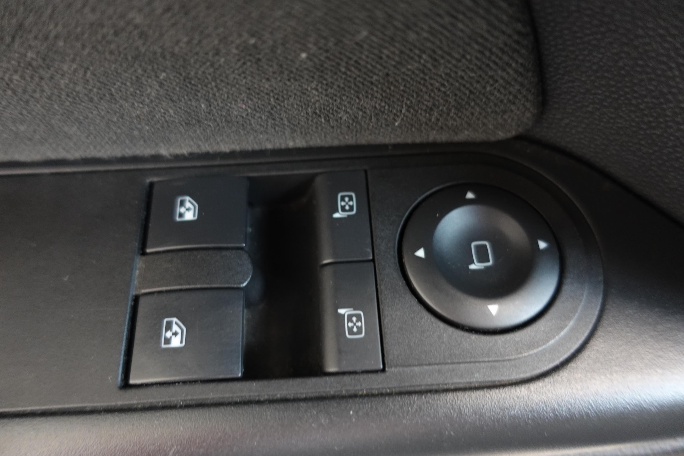 Opel Astra, 2005 - pohled č. 14