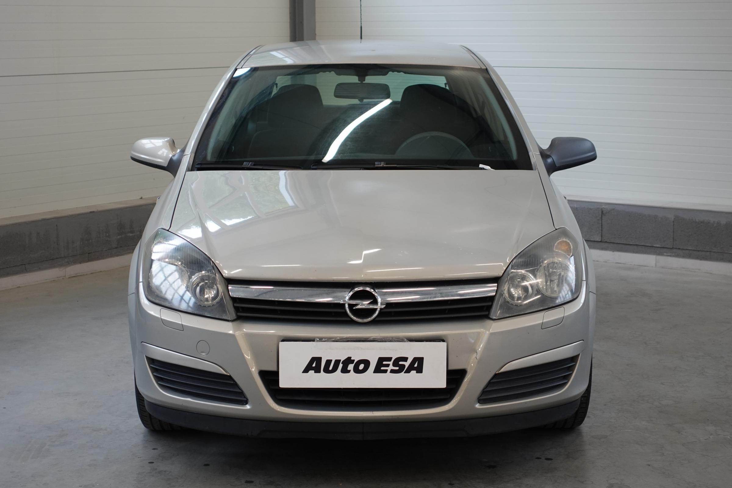 Opel Astra, 2005 - pohled č. 2