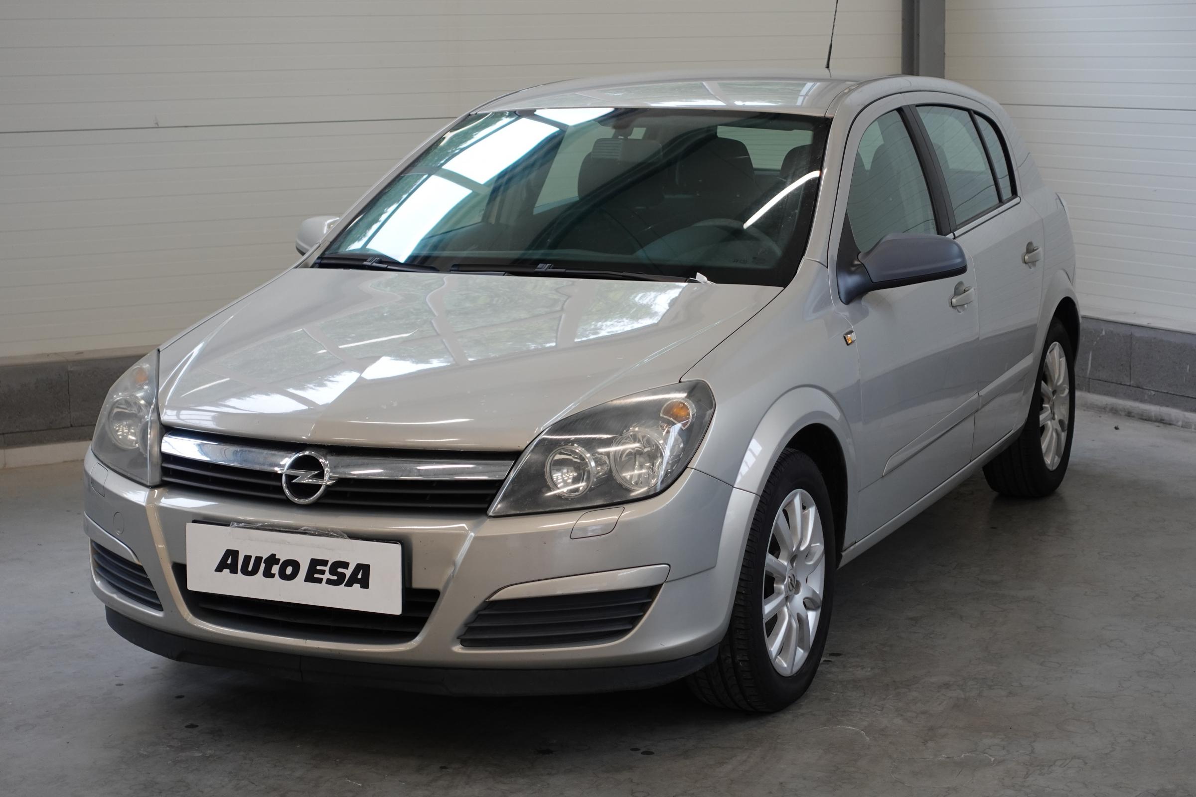 Opel Astra, 2005 - pohled č. 3