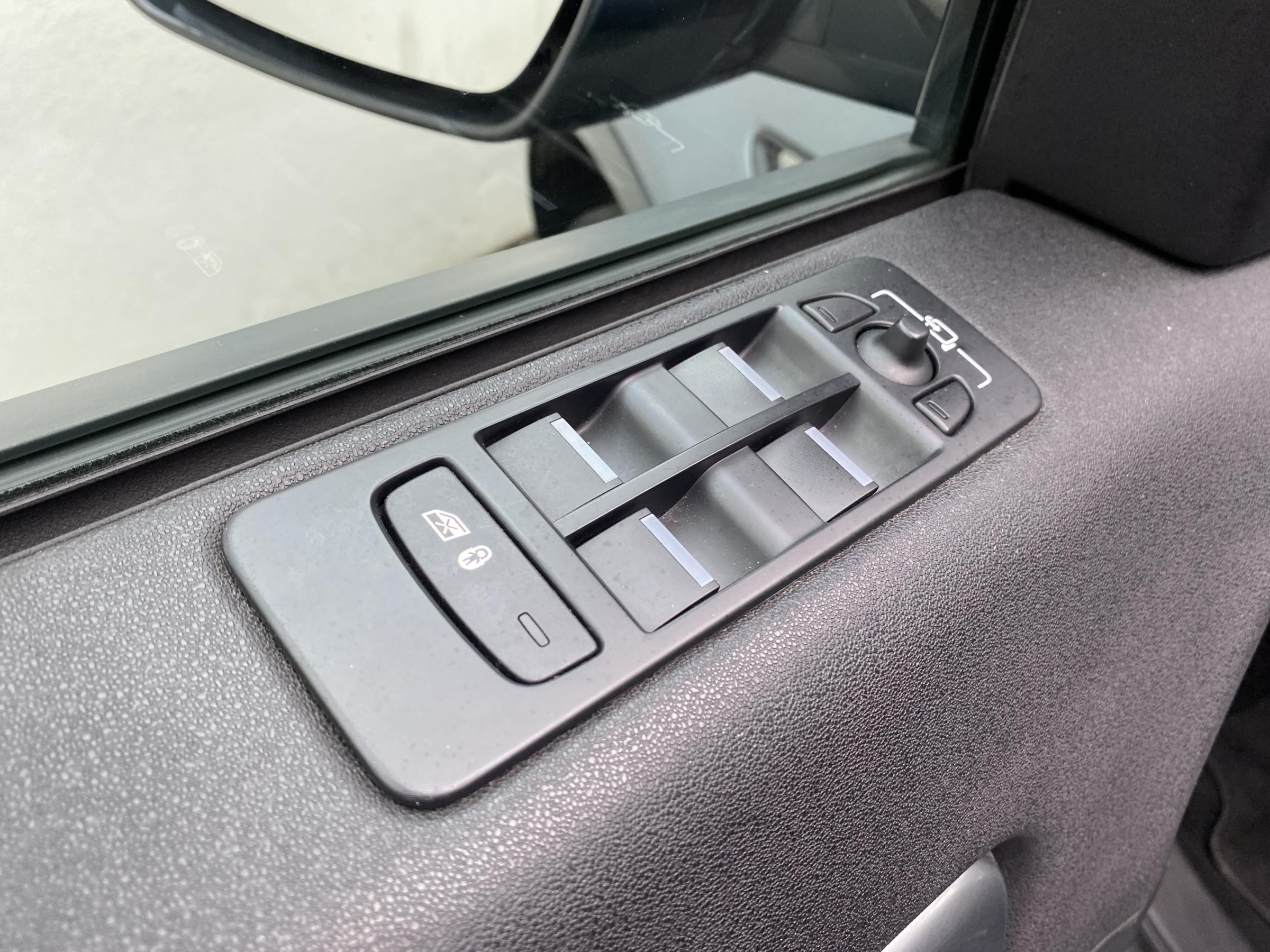 Land Rover Discovery Sport, 2018 - pohled č. 13