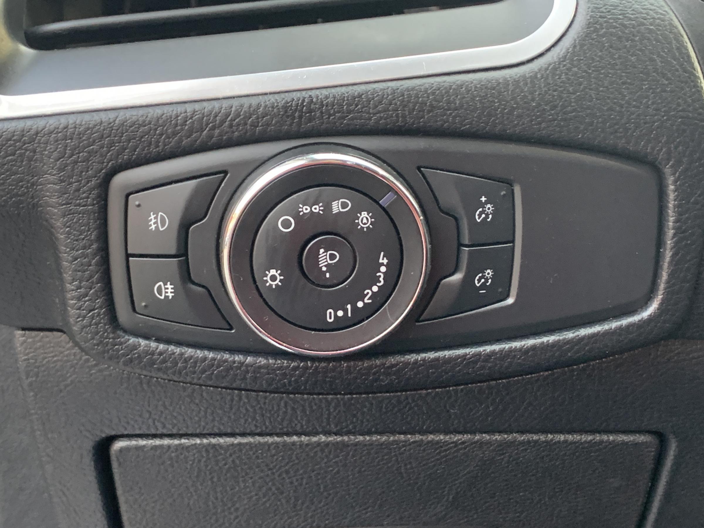 Ford S-MAX, 2016 - pohled č. 17