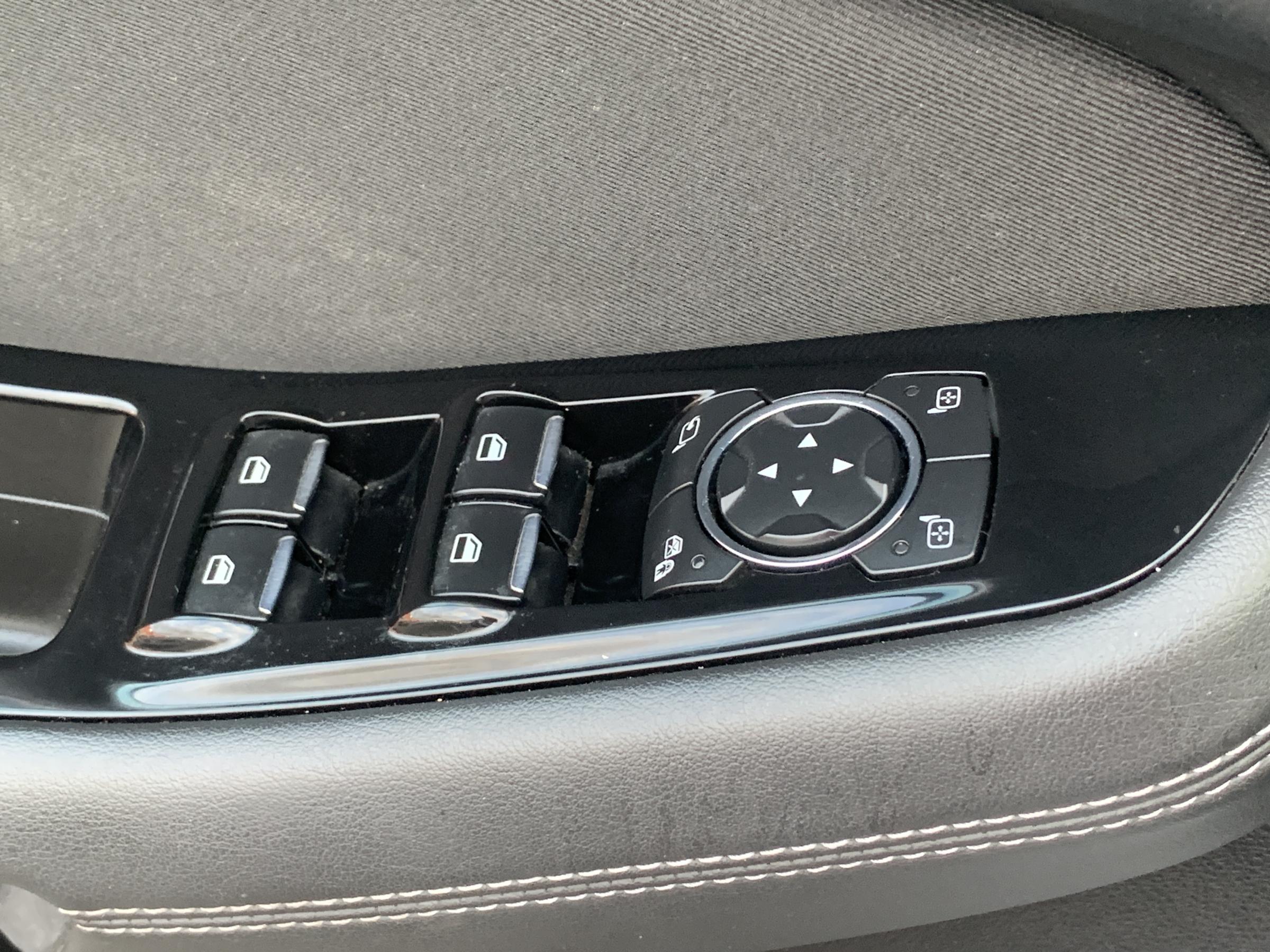 Ford S-MAX, 2016 - pohled č. 18