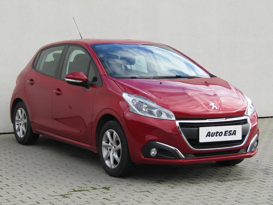 Peugeot 208 1.2i 