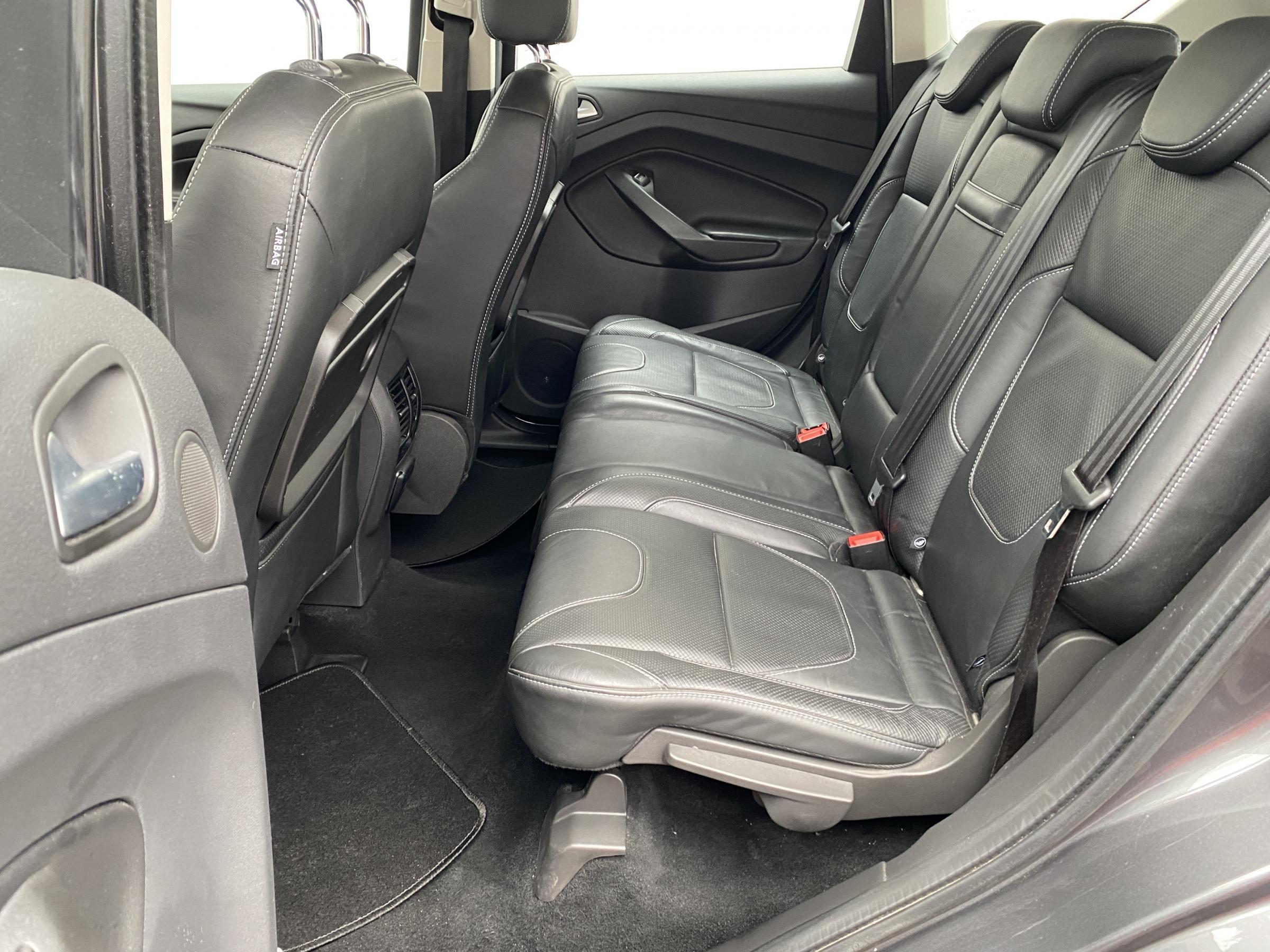 Ford Kuga, 2015 - pohled č. 10