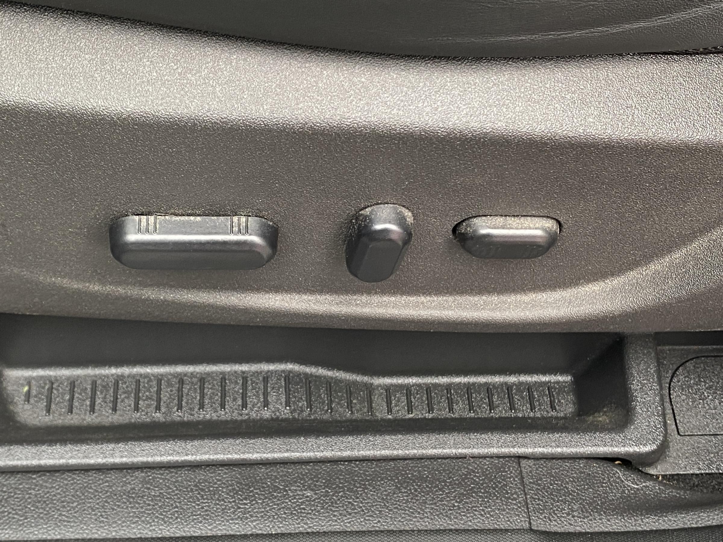 Ford Kuga, 2015 - pohled č. 12