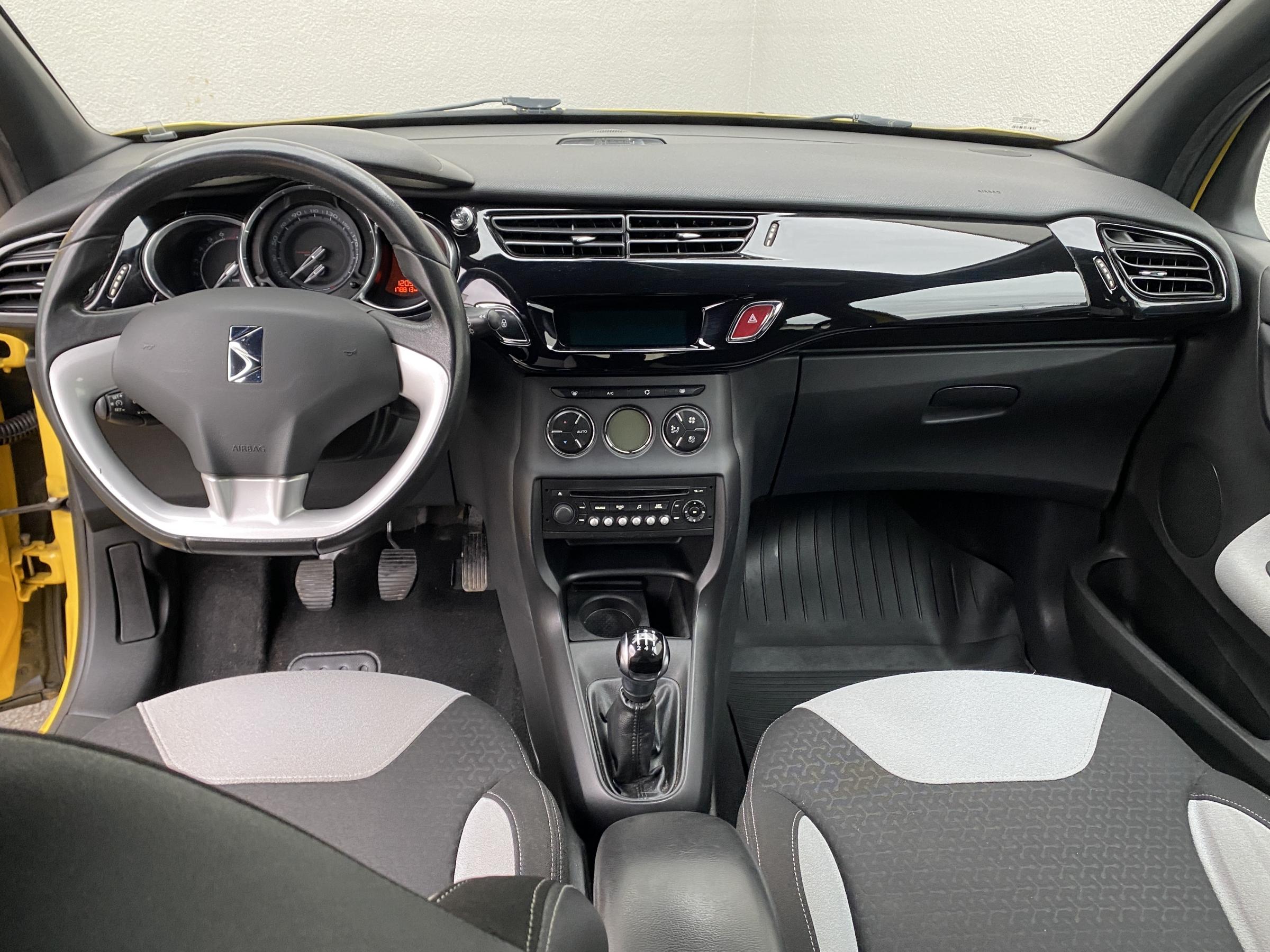 Citroën DS3, 2010 - pohled č. 8