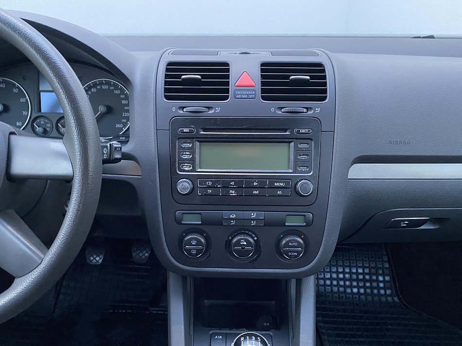 Volkswagen Golf 1.6 i 