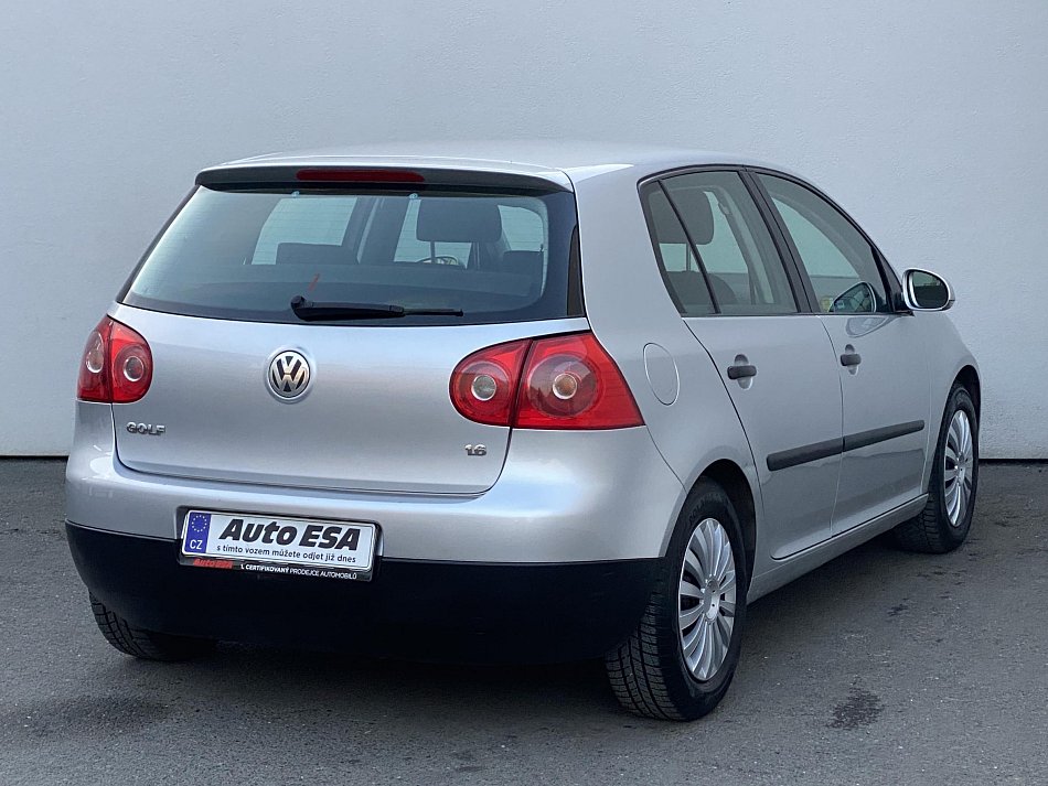 Volkswagen Golf 1.6 i 