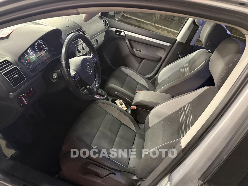 Volkswagen Touran 2.0 TDi 