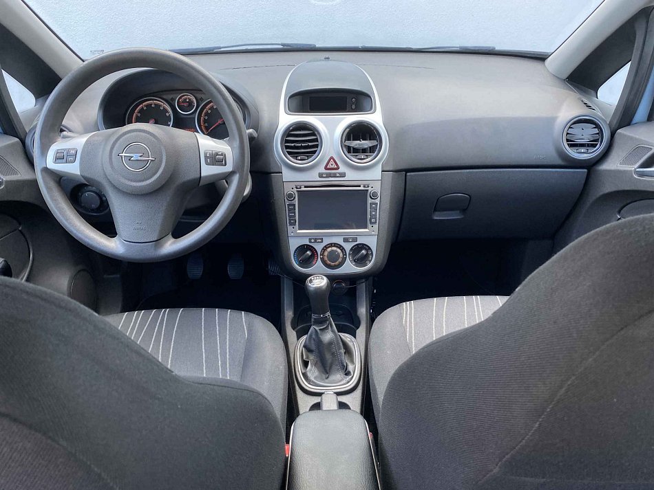 Opel Corsa 1.2i 