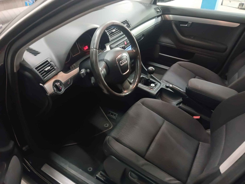 Audi A4 2.0TDi  Avant